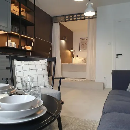 Fly_to_cracow_18 Apartment *